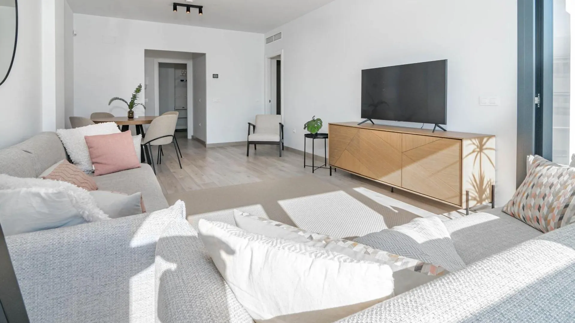 埃斯特波纳Eg54A - Luxury Penthouse With Private Sun Terrace公寓 公寓 埃斯特波纳